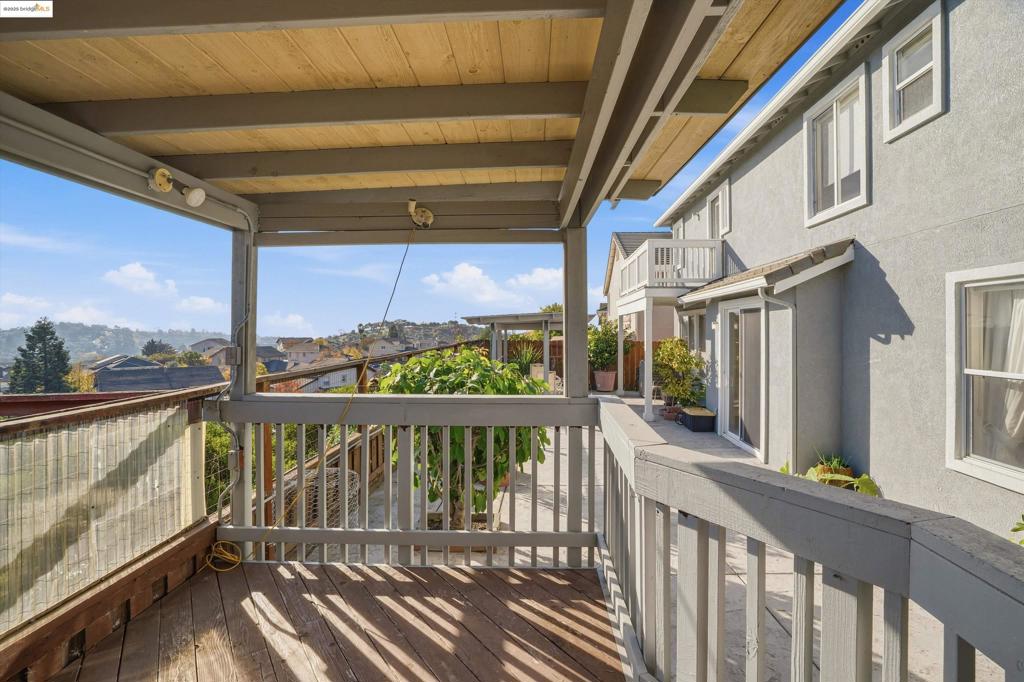 EAGLE RIDGE - Residential