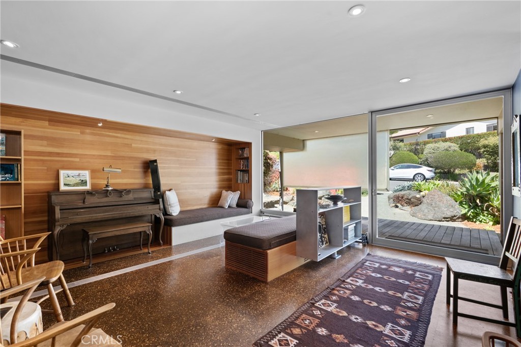 767 Pasatiempo Drive