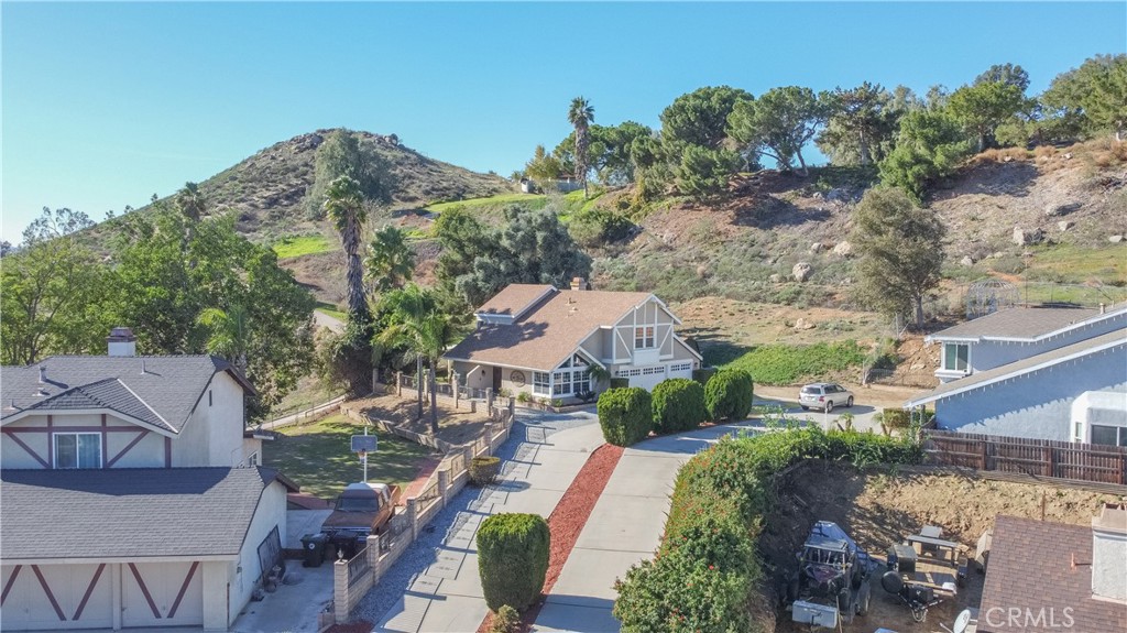 8303 Whispering Tree