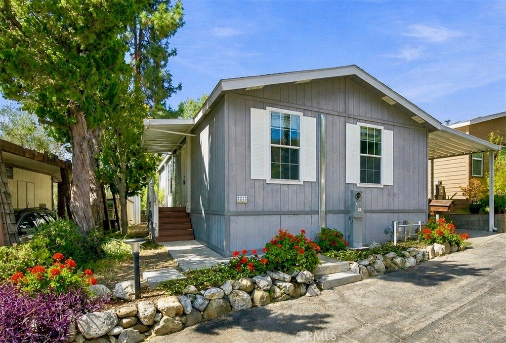 4201 Topanga Canyon Boulevard 21
