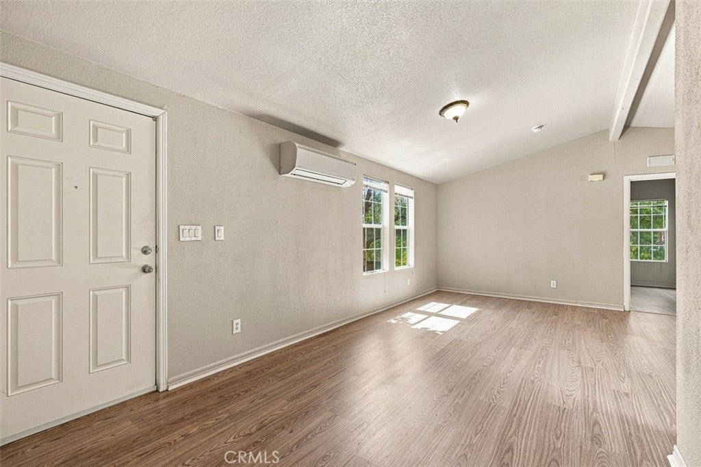 4201 Topanga Canyon Boulevard 21