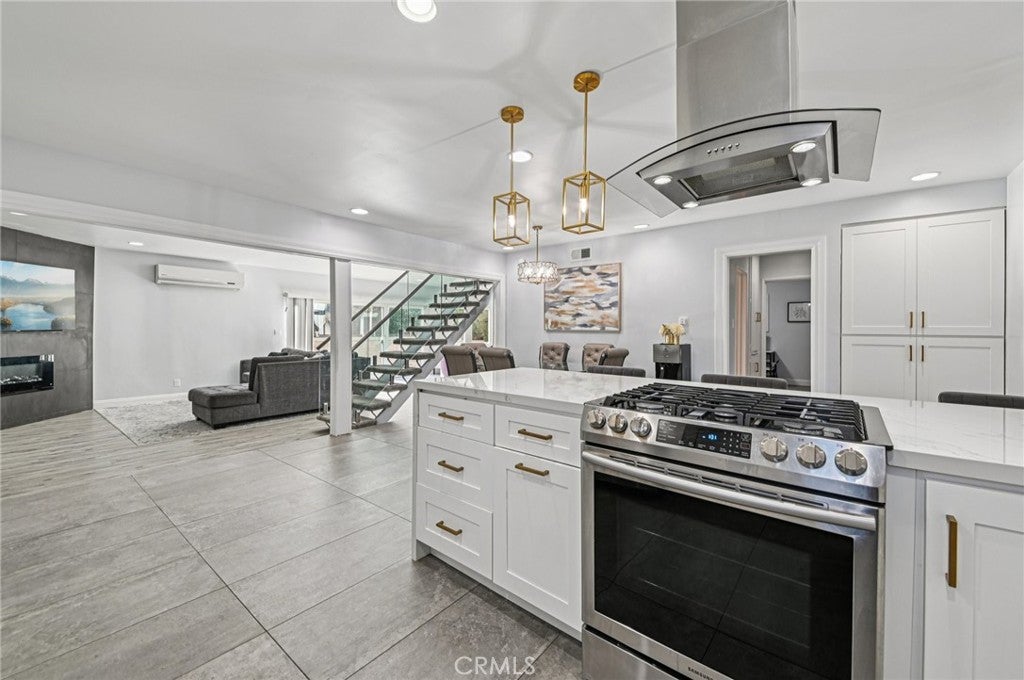 2120 Ronsard Road