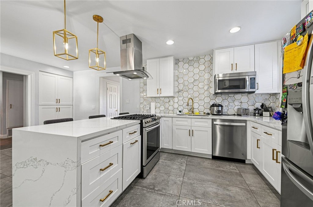 2120 Ronsard Road