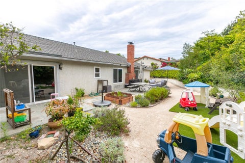 Tiny photo for 2378 Avenida Otono, Thousand Oaks, CA 91362 (MLS # SR26191709)