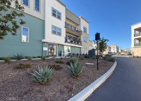 Photo of 27410 Merlin Pl, Valencia, CA 91381 (MLS # BB26048302)