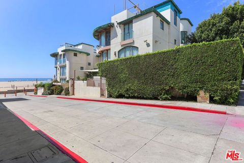 Photo of 1719 Appian Way #5, Santa Monica, CA 90401 (MLS # 26672281)