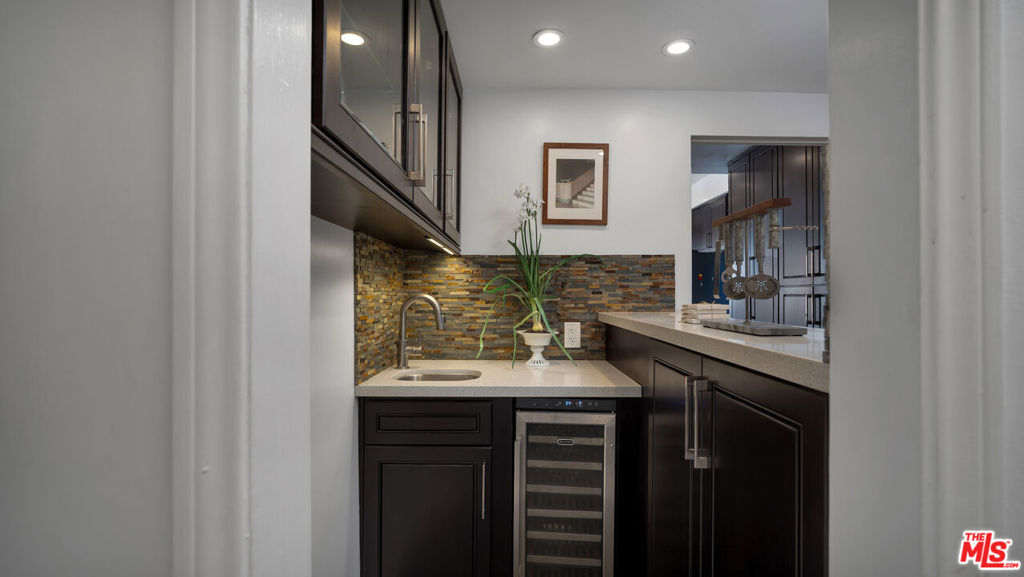 1434 Greenfield Avenue 303