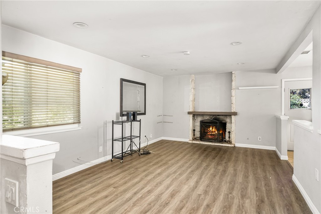 303 W Crystal View Avenue