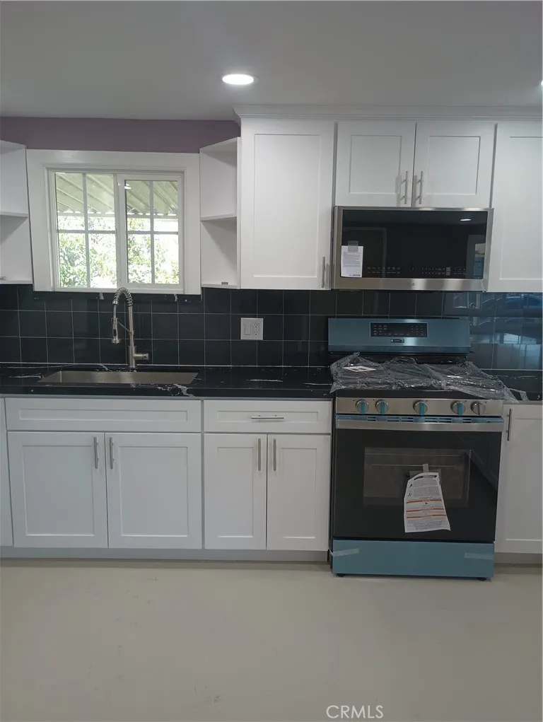 Rialto, California 92376, United States, 3 Bedrooms Bedrooms, ,2 BathroomsBathrooms,Residential,Active,195111