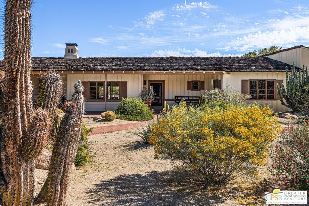 1850 Smoke Tree Lane