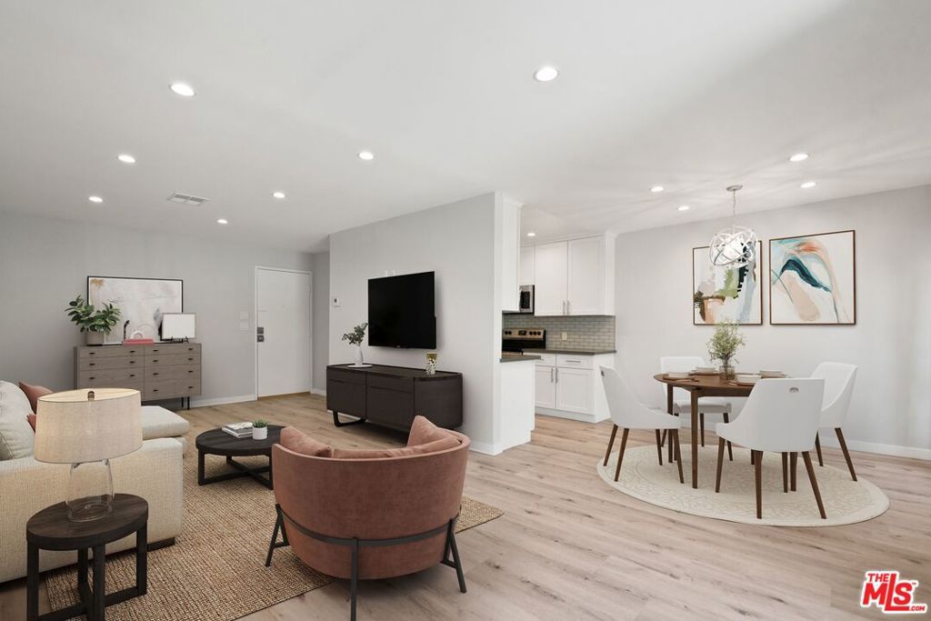 Photo of 7300 Franklin Avenue #346, Los Angeles, CA 90046 (MLS # 25593411)