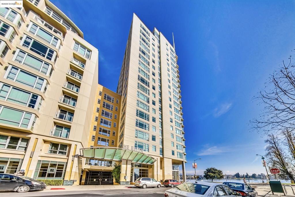 Essex premier condo with lake and city views on 15th floor. Live high above with private balcony. 7x24 doormen and security entry. Live across Lake Merritt and take a walk to lake, BART, Whole Foods. Short drive to Trader Joes, farmer's market on Grand, Jack London Square, Oakland China town/Downtown. Unit facing west with view of Lake Merritt and downtown Oakland. Business center with conference room and gym. This spacious unit has 833 square feet. Make this your home. Tenants pay HOA move-in fee.