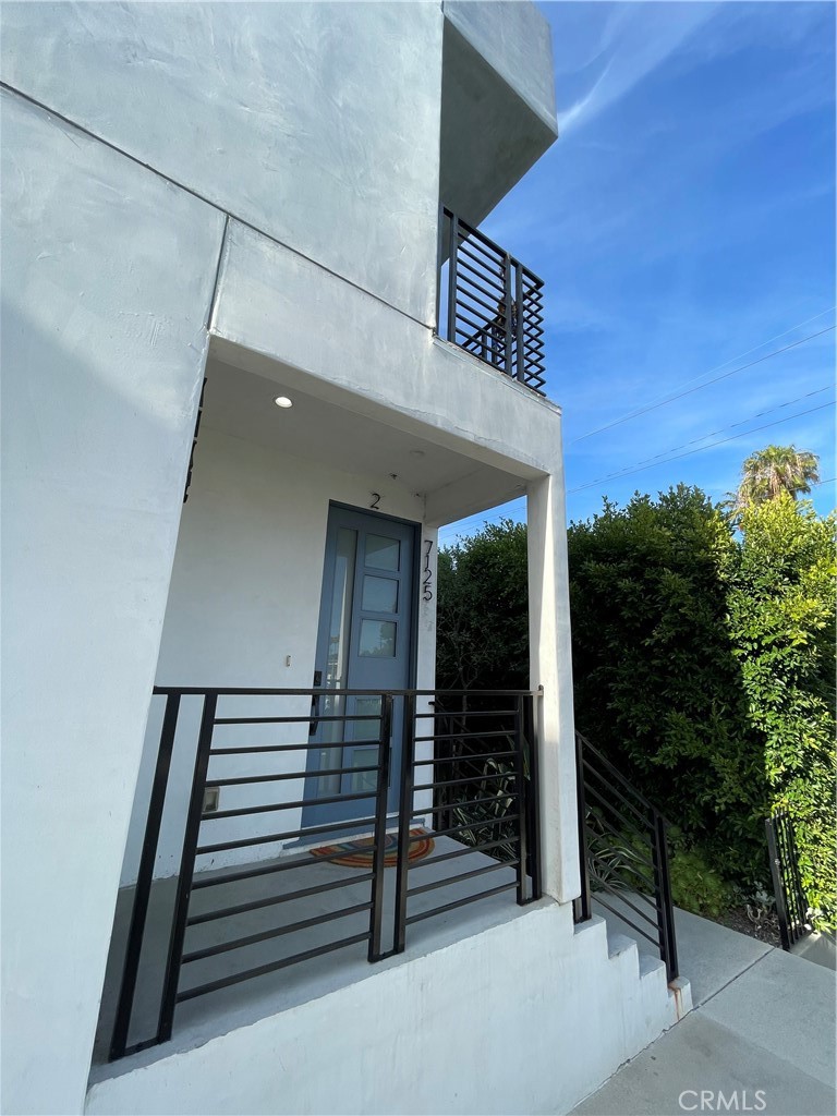 7125 S La Cienega