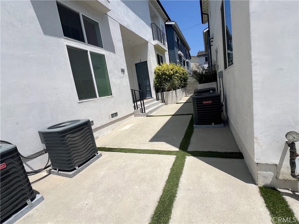 7125 S La Cienega