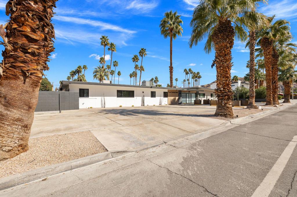 2080 S Camino Real