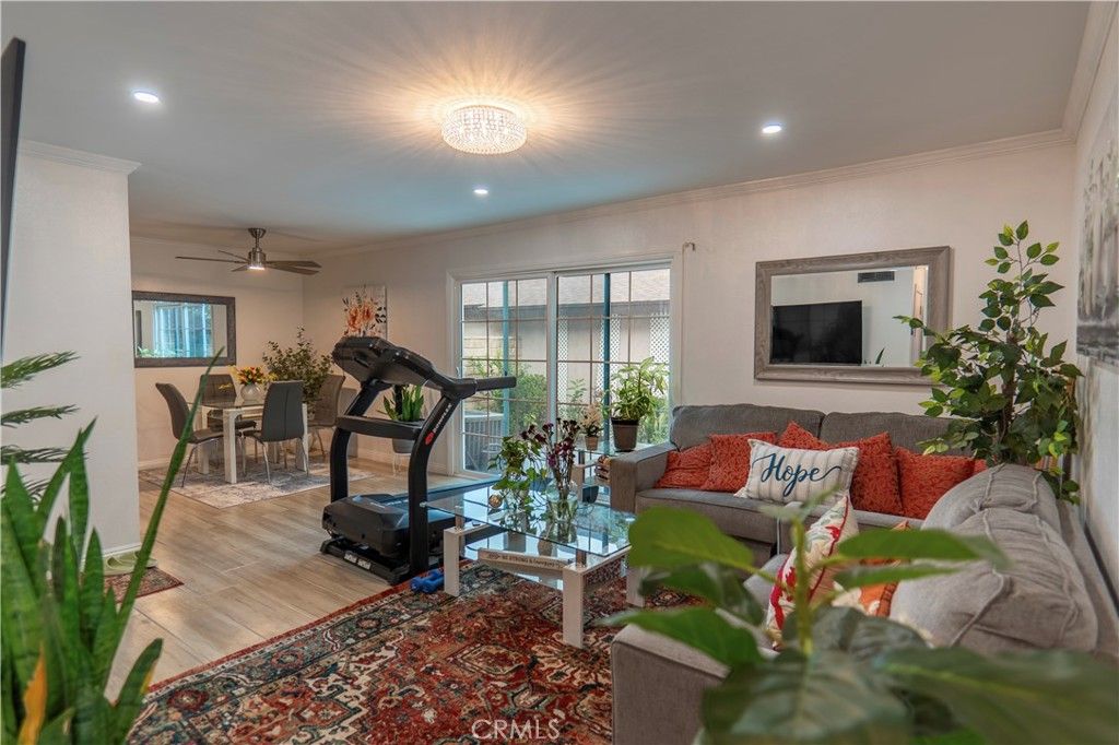 Photo of 7554 Corbin Ave #4, Reseda, CA 91335 (MLS # SR26038897)