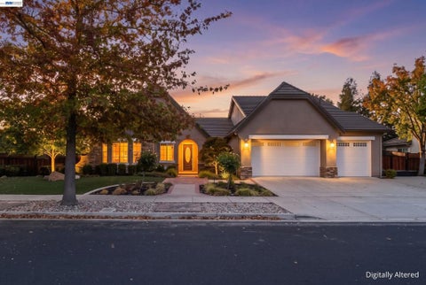Photo of 687 Old Oak Rd RD, Livermore, CA 94550 (MLS # 41151102)