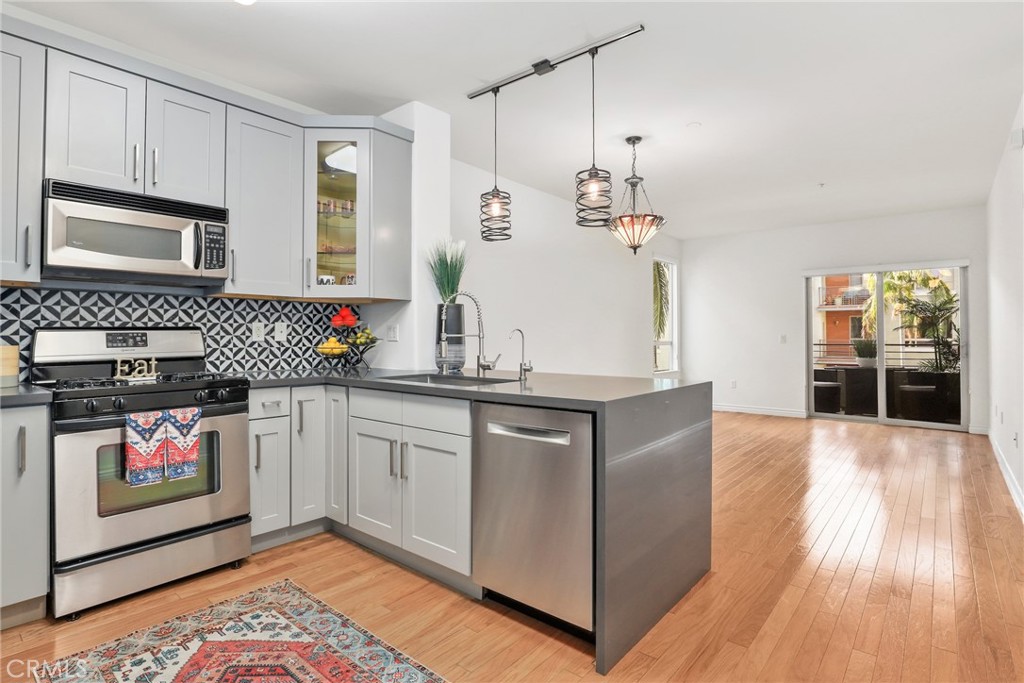 100 S Alameda Street 341