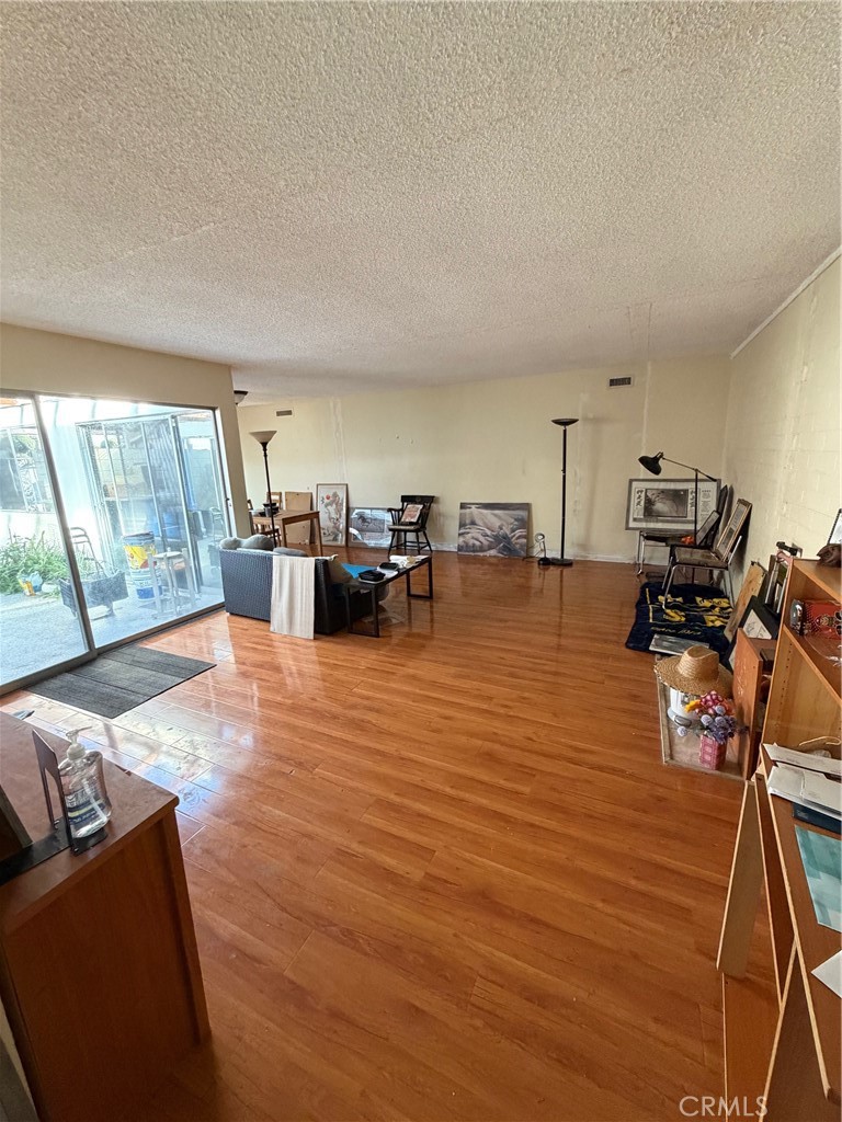 777 E Valley 10