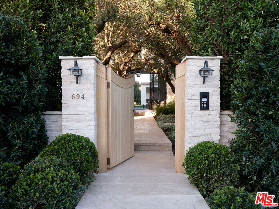 694 N Tigertail Road