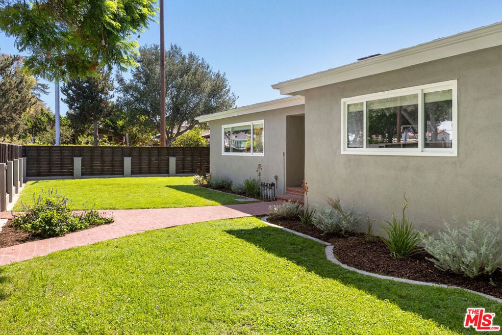 3022 Tyburn Street, Los Angeles CA 90039