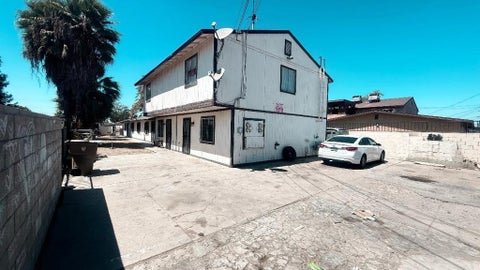 Photo of 237 Dr Martin Luther King Jr BLVD, Bakersfield, CA 93307 (MLS # SR26185517)