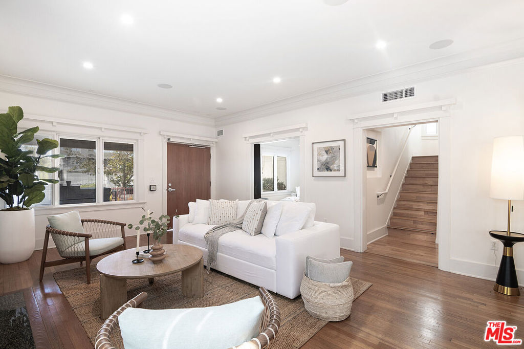 1506 Crenshaw Boulevard