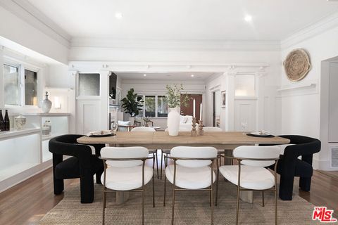 Photo of 1506 Crenshaw Boulevard, Los Angeles, CA 90019 (MLS # 26653787)