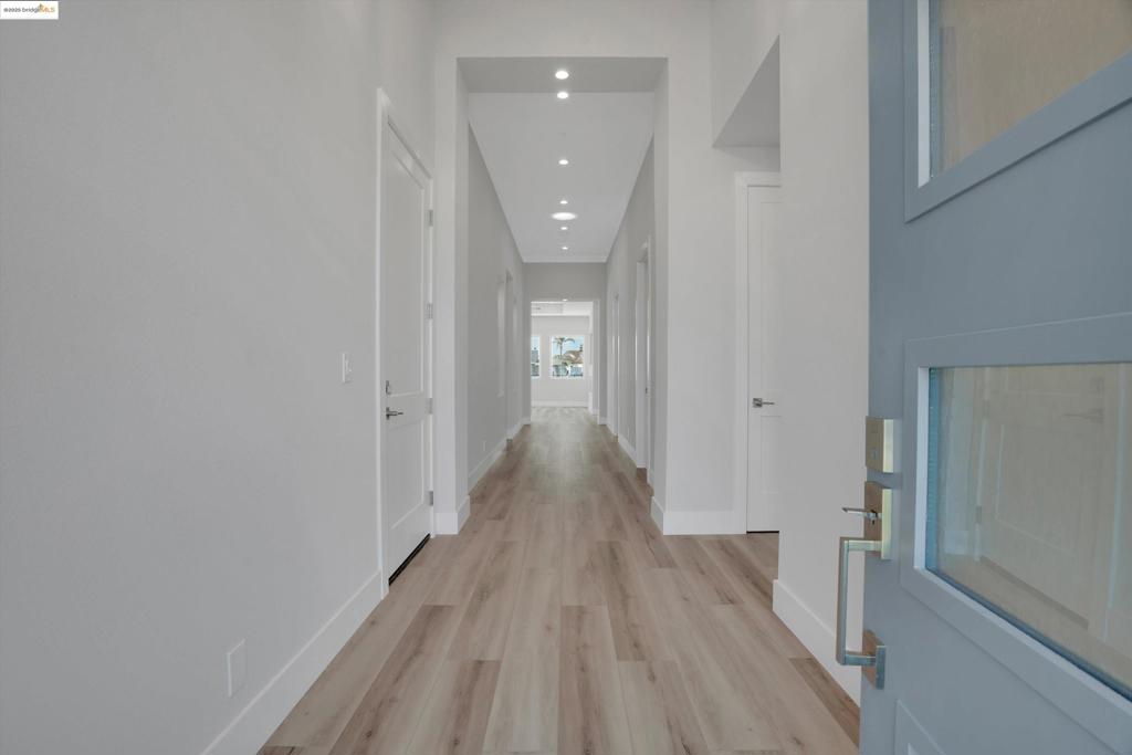 DEEP WATER - Residential