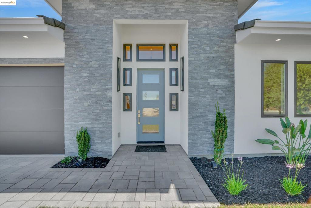 DEEP WATER - Residential