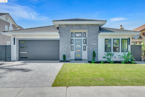 Photo of 5590 Starboard Dr, Discovery Bay, CA 94505 (MLS # 41104357) Photo of 5590 Starboard Dr, Discovery Bay, CA 94505 (MLS # 41104357)