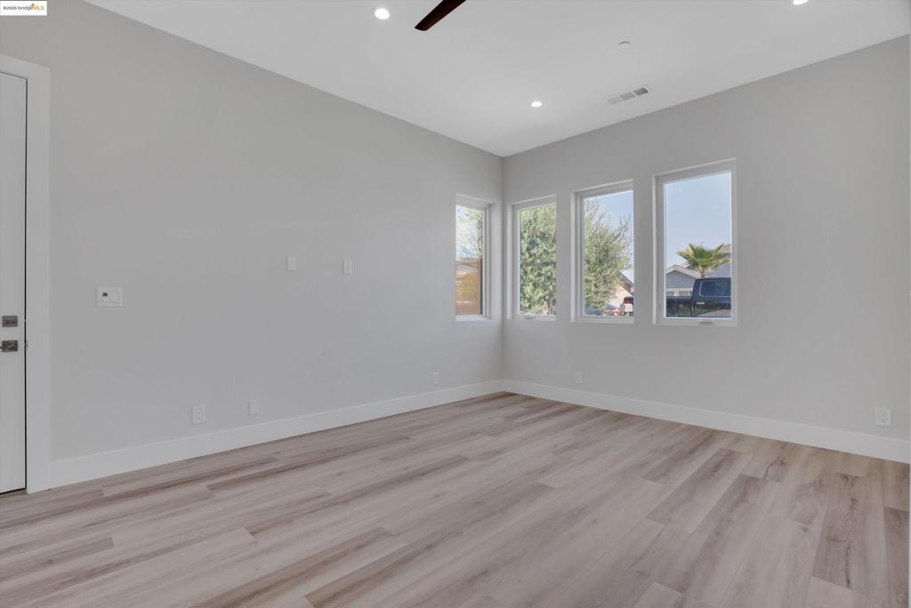 DEEP WATER - Residential