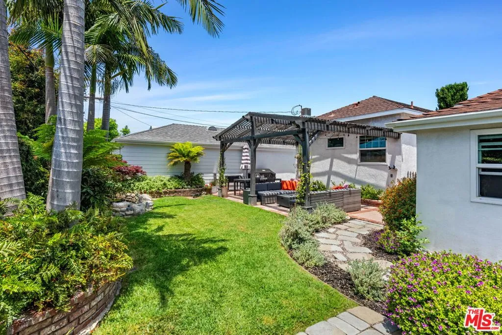 Los Angeles, California 90045, United States, 3 Bedrooms Bedrooms, ,2 BathroomsBathrooms,Residential,Active,114606