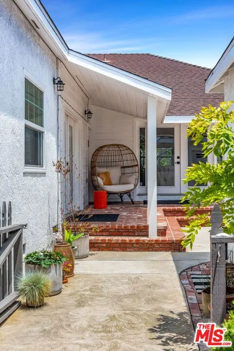 Los Angeles, California 90045, United States, 3 Bedrooms Bedrooms, ,2 BathroomsBathrooms,Residential,Active,114606