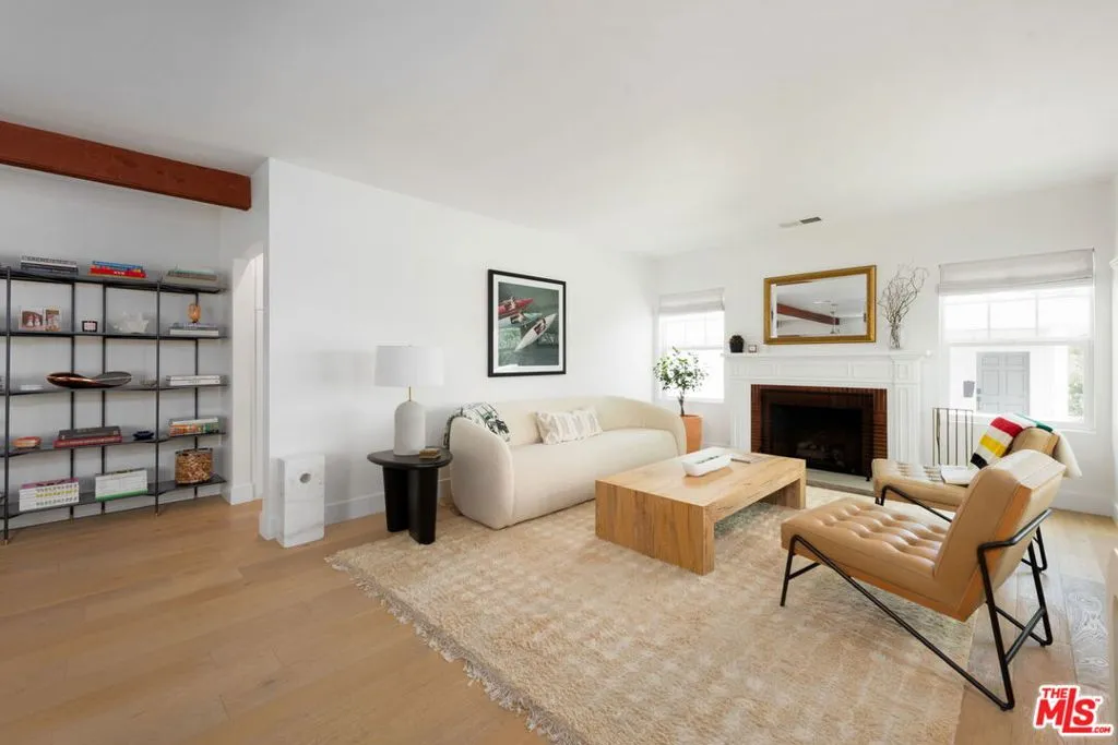 Los Angeles, California 90045, United States, 3 Bedrooms Bedrooms, ,2 BathroomsBathrooms,Residential,Active,114606