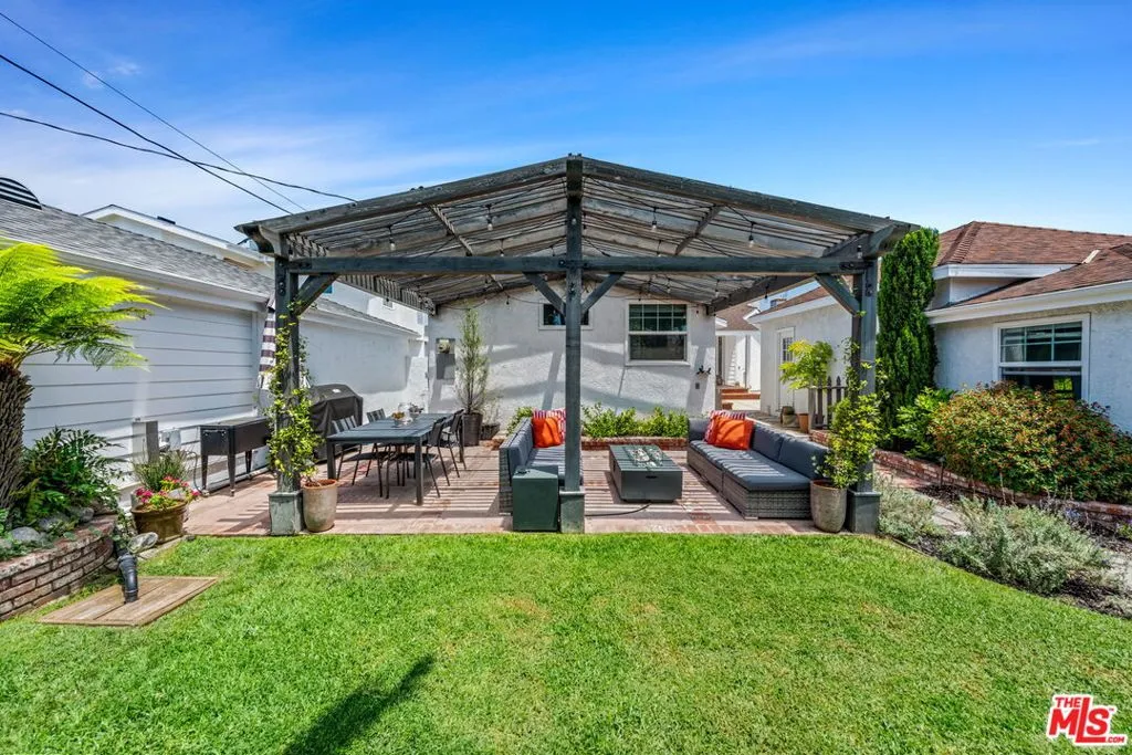 Los Angeles, California 90045, United States, 3 Bedrooms Bedrooms, ,2 BathroomsBathrooms,Residential,Active,114606