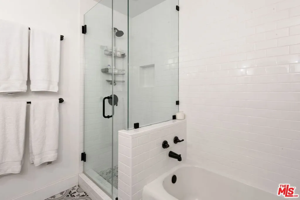 Los Angeles, California 90045, United States, 3 Bedrooms Bedrooms, ,2 BathroomsBathrooms,Residential,Active,114606