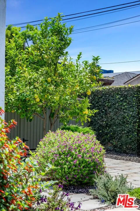 Los Angeles, California 90045, United States, 3 Bedrooms Bedrooms, ,2 BathroomsBathrooms,Residential,Active,114606