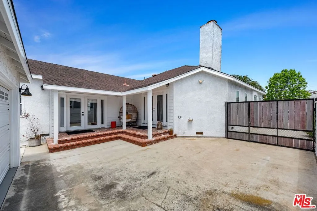 Los Angeles, California 90045, United States, 3 Bedrooms Bedrooms, ,2 BathroomsBathrooms,Residential,Active,114606