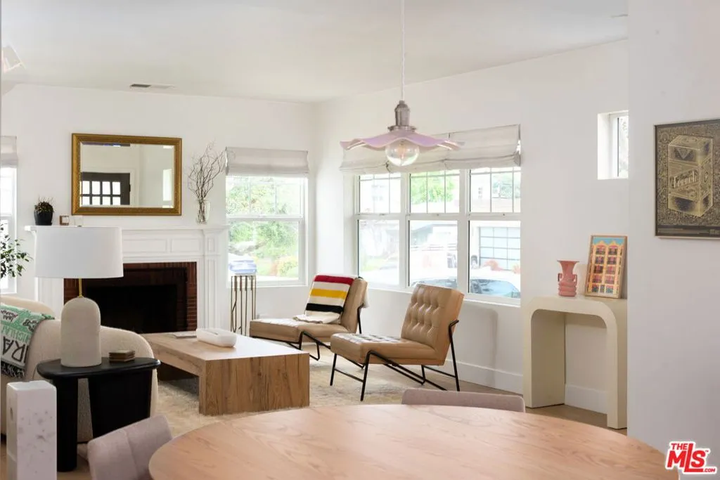 Los Angeles, California 90045, United States, 3 Bedrooms Bedrooms, ,2 BathroomsBathrooms,Residential,Active,114606