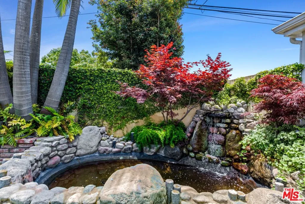 Los Angeles, California 90045, United States, 3 Bedrooms Bedrooms, ,2 BathroomsBathrooms,Residential,Active,114606