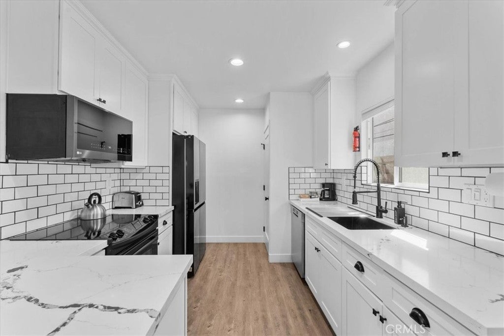 1738 W 144th