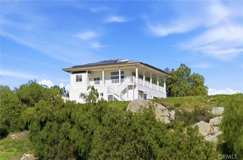 38595 Carolbee Lane Temecula CA 92592