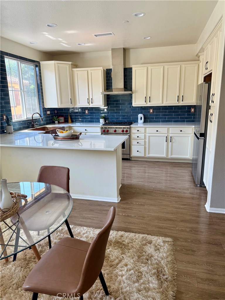 8060 City View