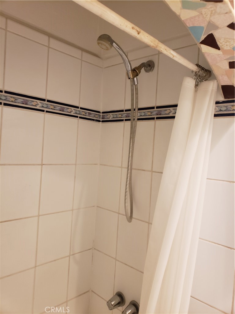 Downtown (DT) - Residential Lease