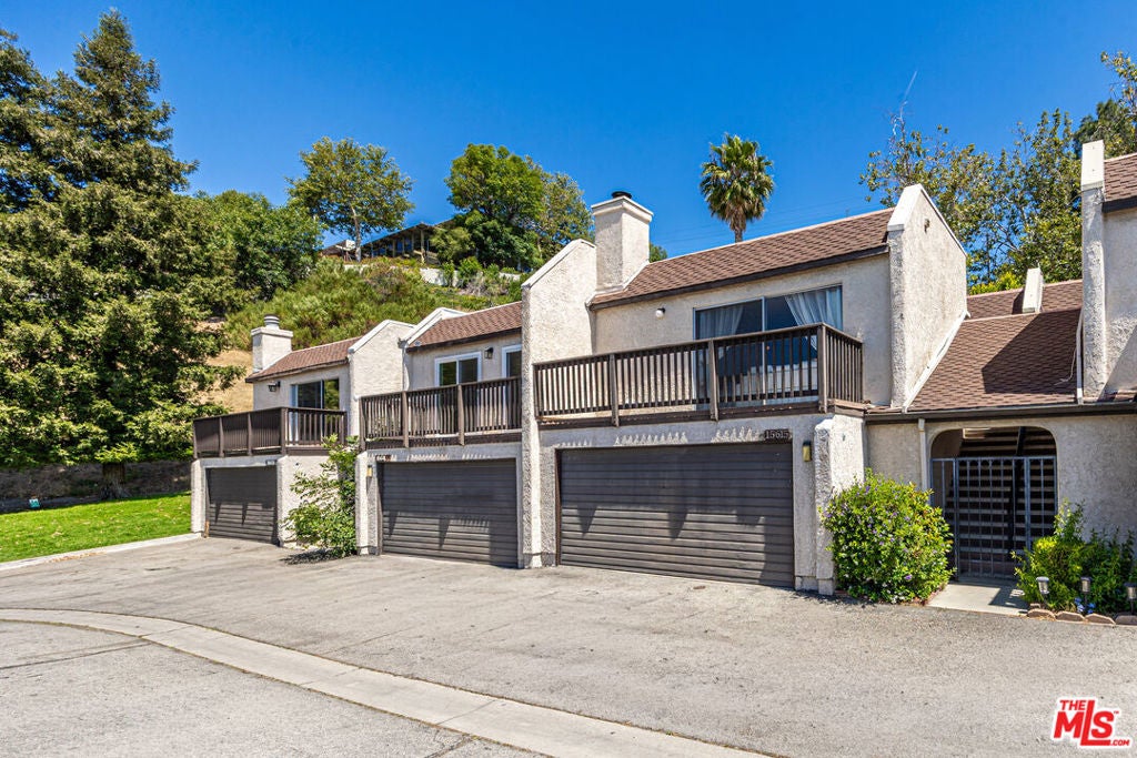15615 Crestview Lane