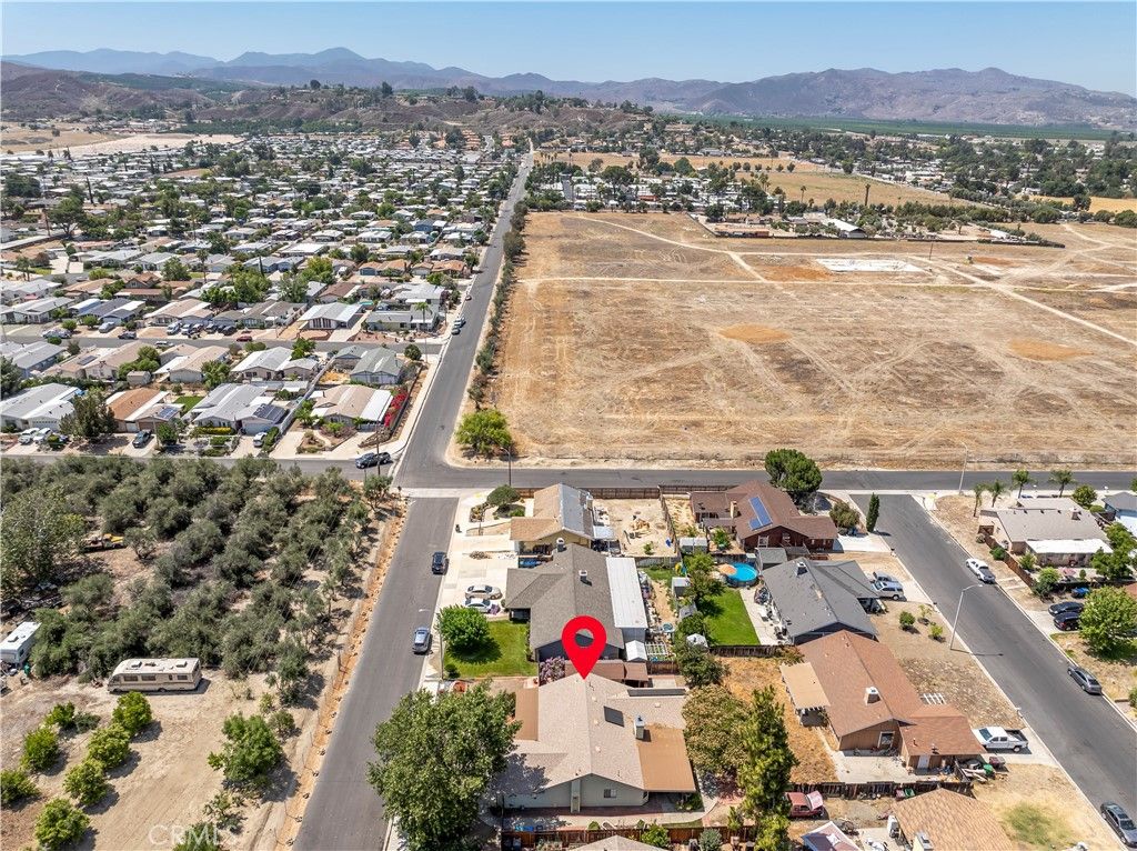 Photo of 25187 Lincoln Avenue, Hemet, CA 92544 (MLS # SW25239824)