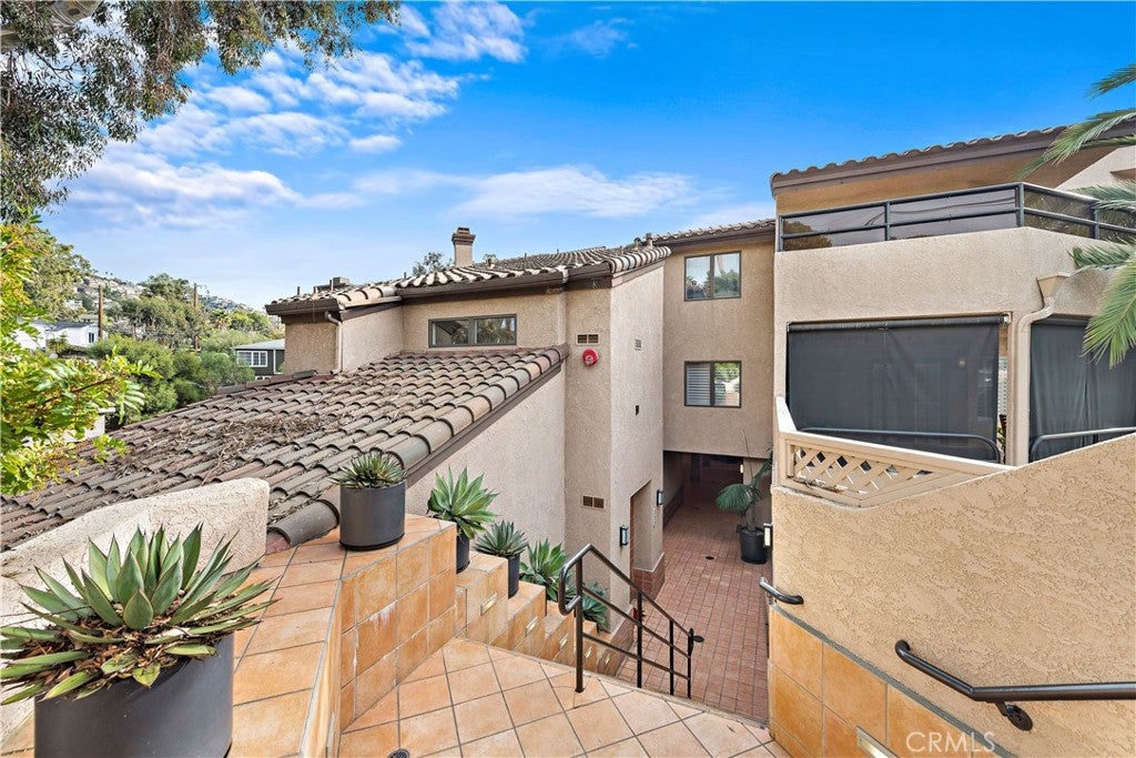251 Calliope Street