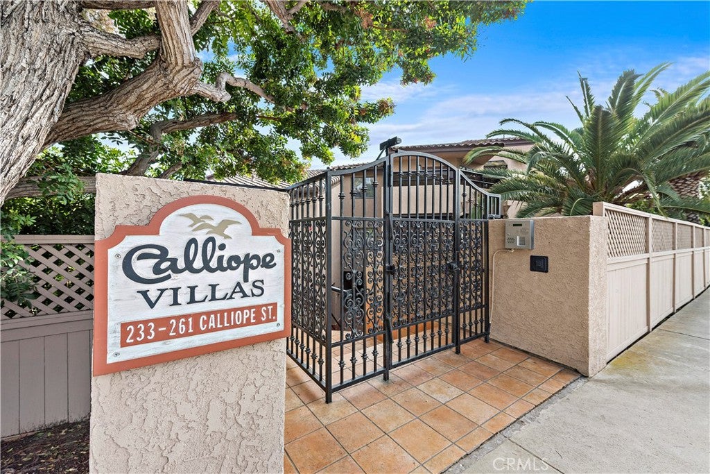 251 Calliope Street