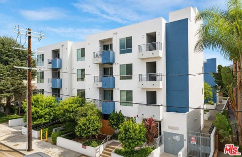Photo of 10850 Bloomfield Street, Los Angeles, CA 91602 (MLS # 26988939)